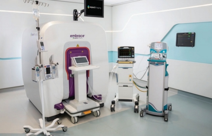 Специальный аппарат МРТ - Embrace Neonatal - для диагностики патологий у детей в Израиле.